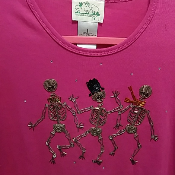 Quacker Factory Tops - QUACKER FACTORY 🎃 HALLOWEEN HOT PINK SHIRT - SZ S